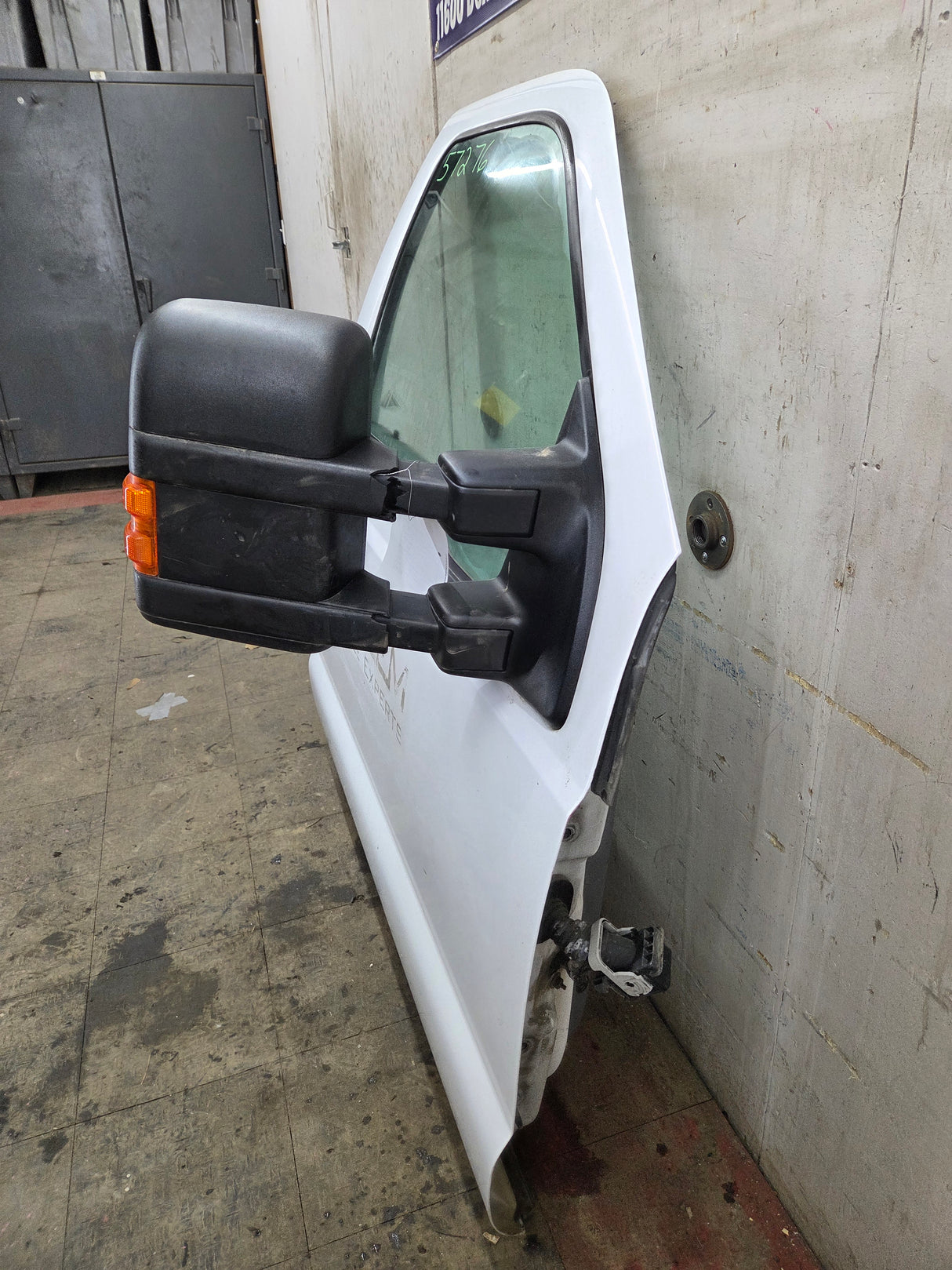 2012-2016 Ford Super Duty Passenger Side Front Door RH F250 F350 F450 F550 - Oxford White