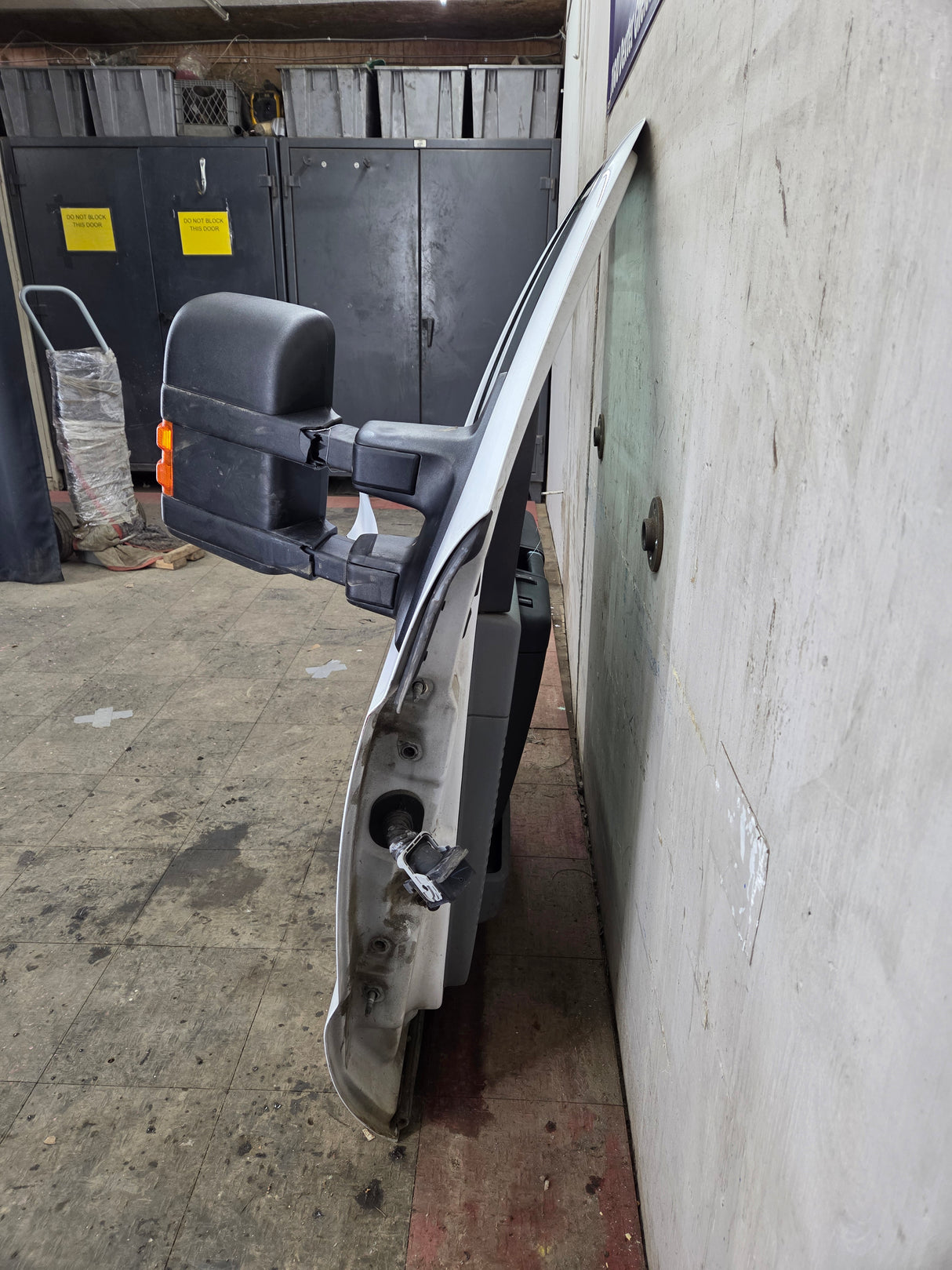 2012-2016 Ford Super Duty Passenger Side Front Door RH F250 F350 F450 F550 - Oxford White