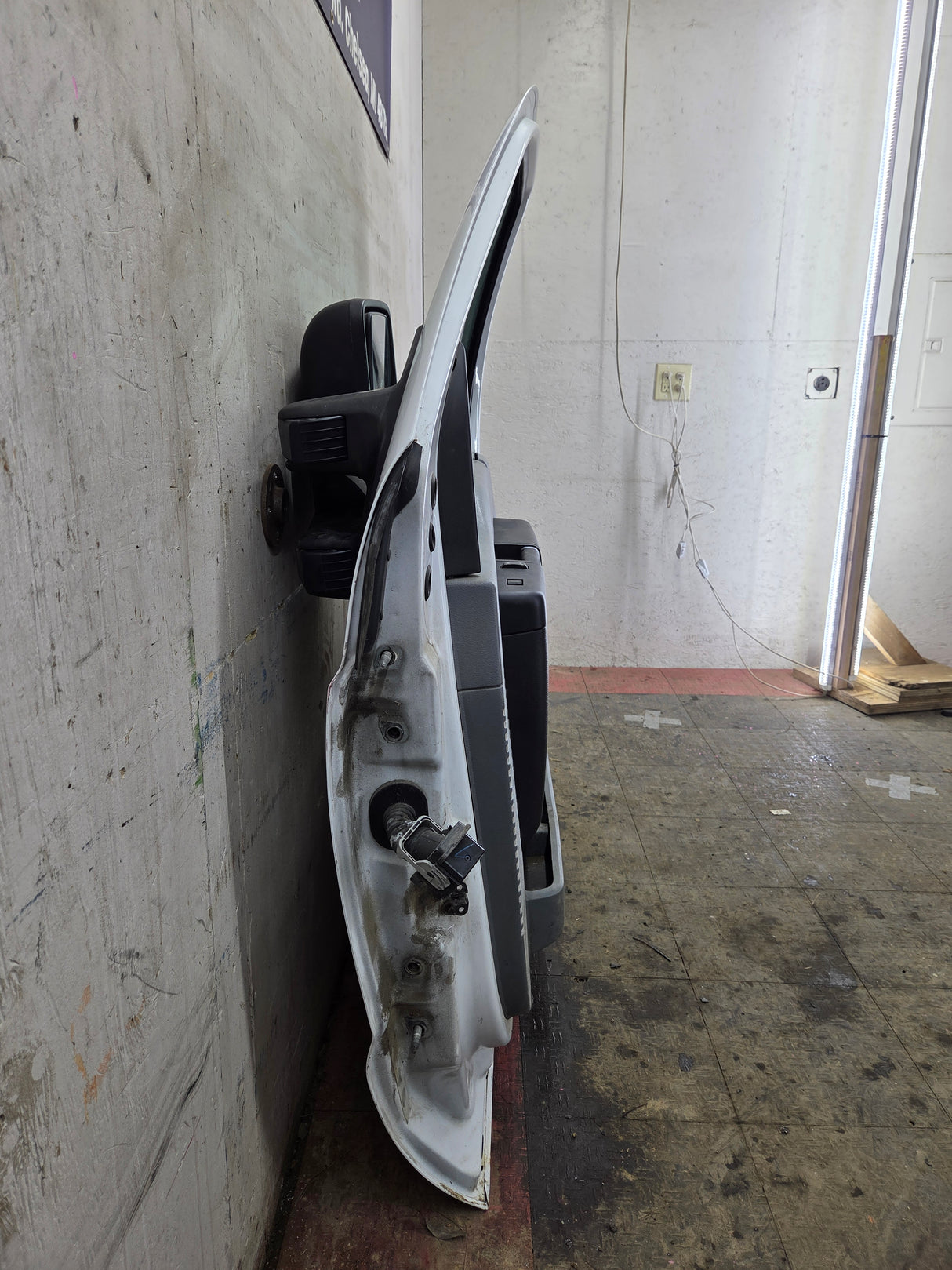 2012-2016 Ford Super Duty Passenger Side Front Door RH F250 F350 F450 F550 - Oxford White