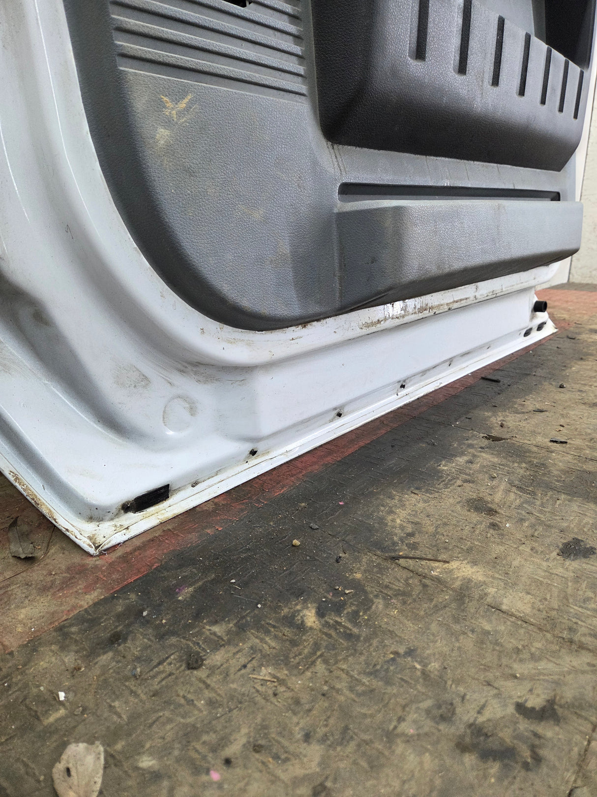 2012-2016 Ford Super Duty Passenger Side Front Door RH F250 F350 F450 F550 - Oxford White