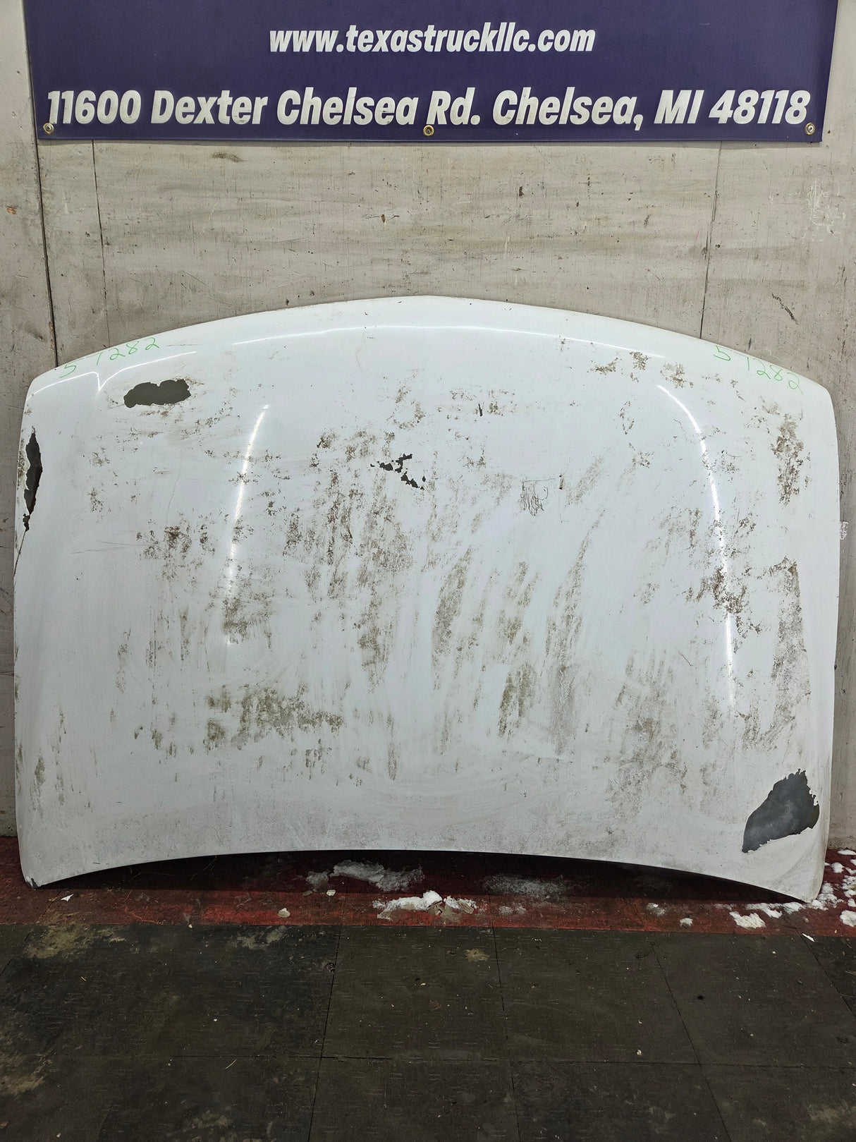 1999-2002 Chevrolet Silverado / Suburban 1500 2500 Hood