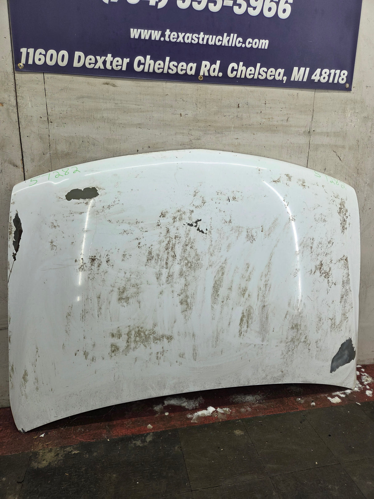 1999-2002 Chevrolet Silverado / Suburban 1500 2500 Hood