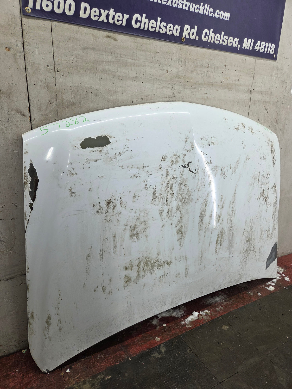 1999-2002 Chevrolet Silverado / Suburban 1500 2500 Hood