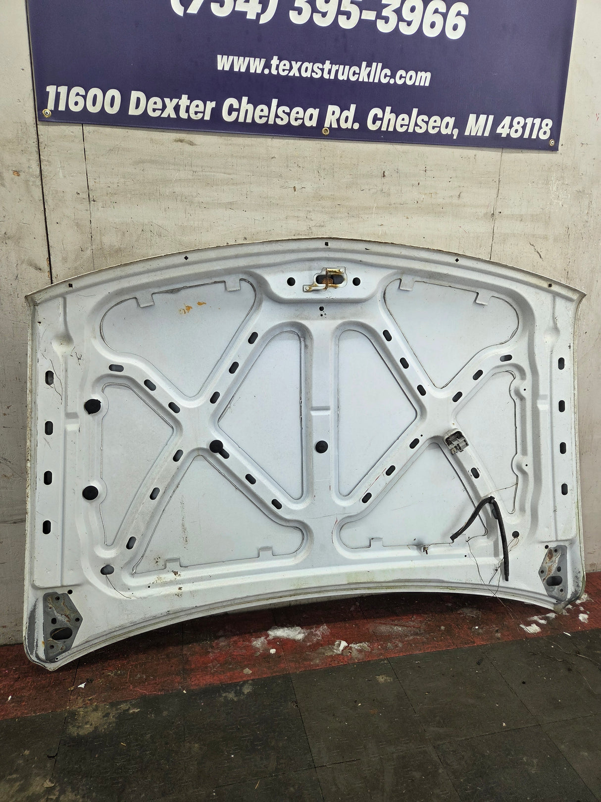 1999-2002 Chevrolet Silverado / Suburban 1500 2500 Hood