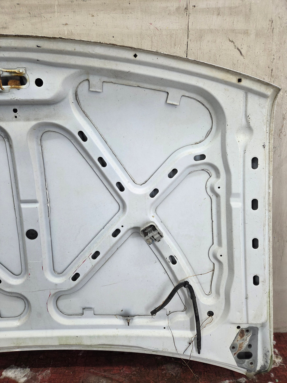 1999-2002 Chevrolet Silverado / Suburban 1500 2500 Hood