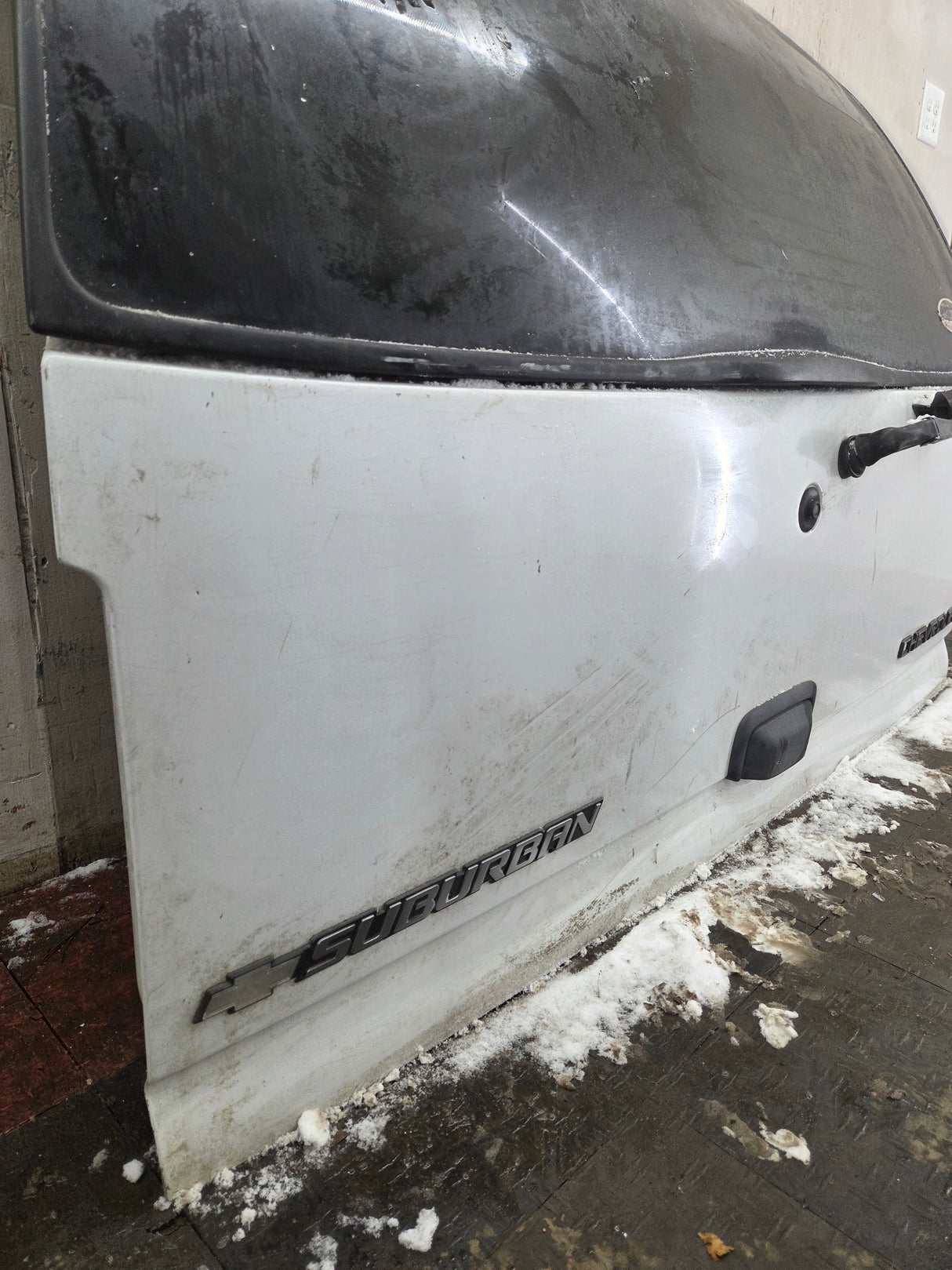 2001-2005 Chevrolet Suburban Tahoe 1500 Rear Hatch Trunk Lid