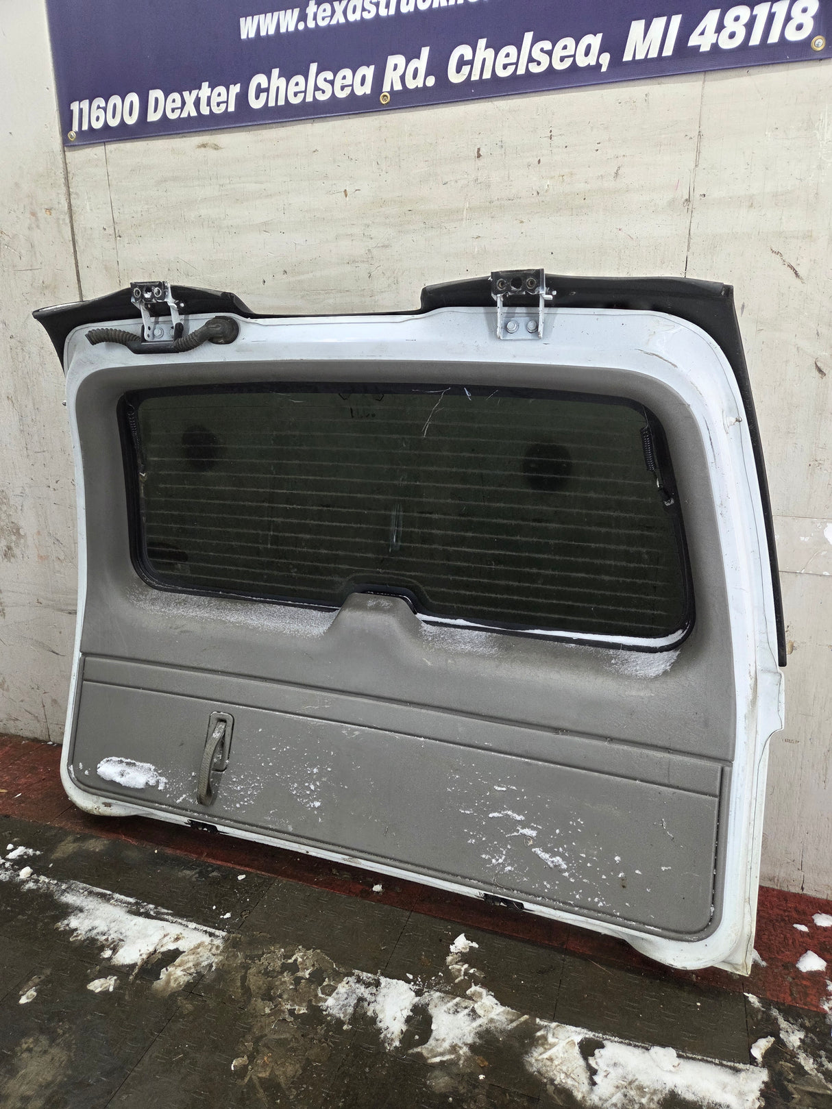 2001-2005 Chevrolet Suburban Tahoe 1500 Rear Hatch Trunk Lid
