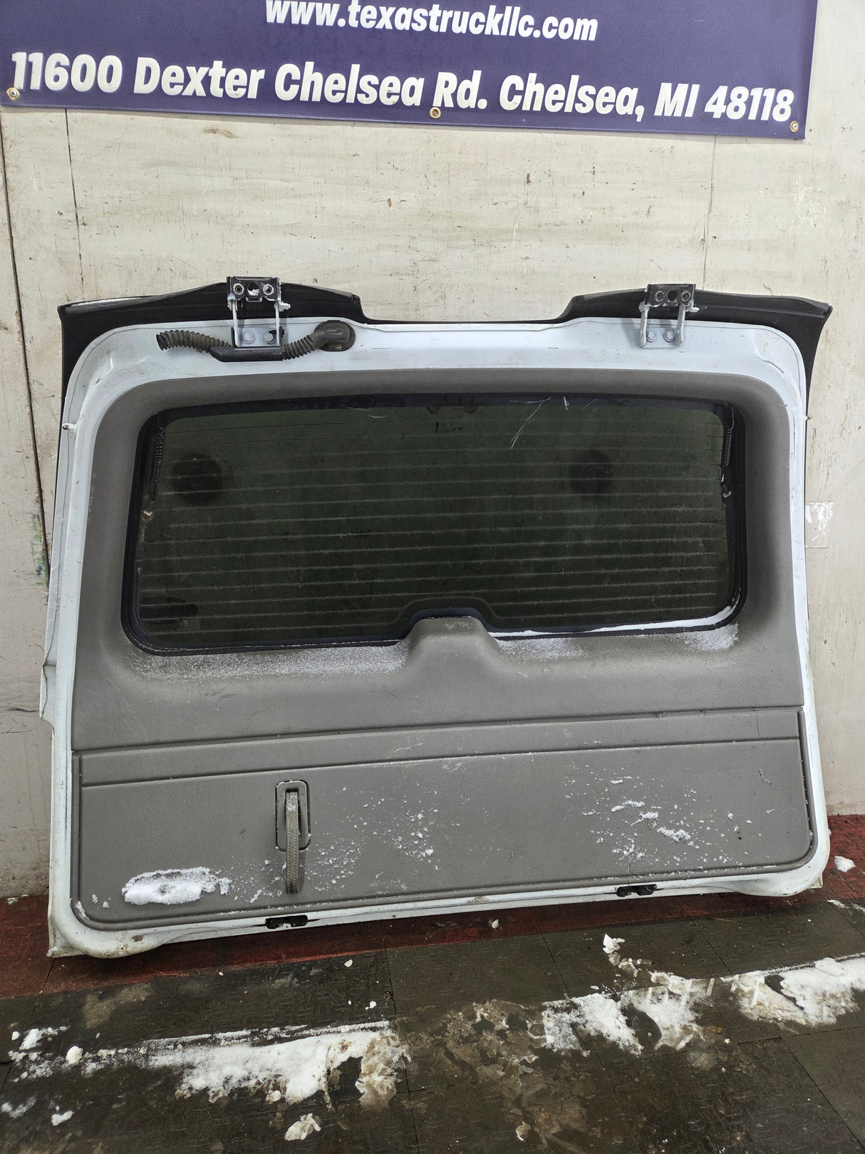 2001-2005 Chevrolet Suburban Tahoe 1500 Rear Hatch Trunk Lid