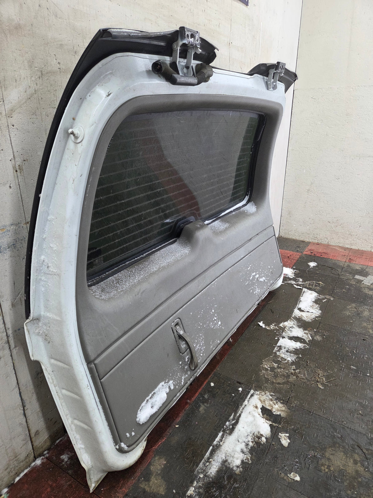 2001-2005 Chevrolet Suburban Tahoe 1500 Rear Hatch Trunk Lid