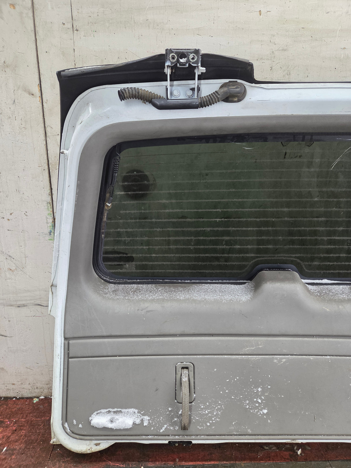 2001-2005 Chevrolet Suburban Tahoe 1500 Rear Hatch Trunk Lid