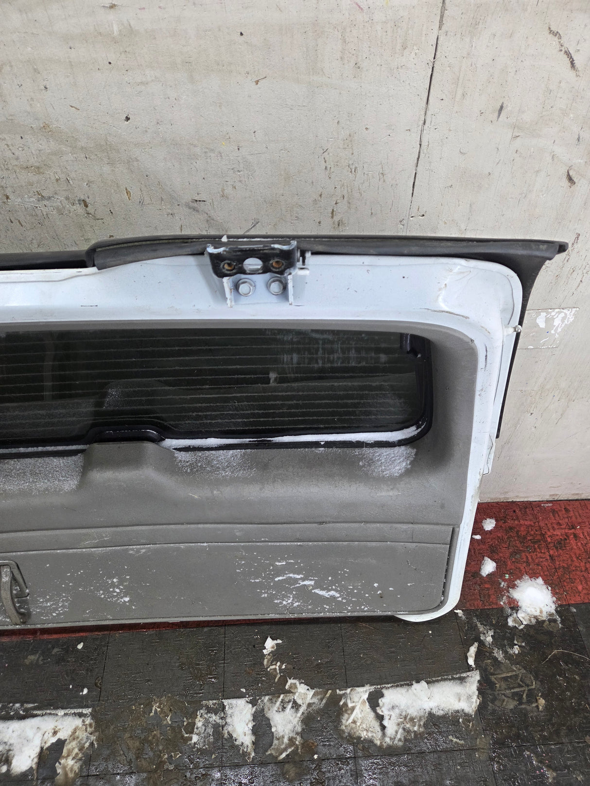 2001-2005 Chevrolet Suburban Tahoe 1500 Rear Hatch Trunk Lid