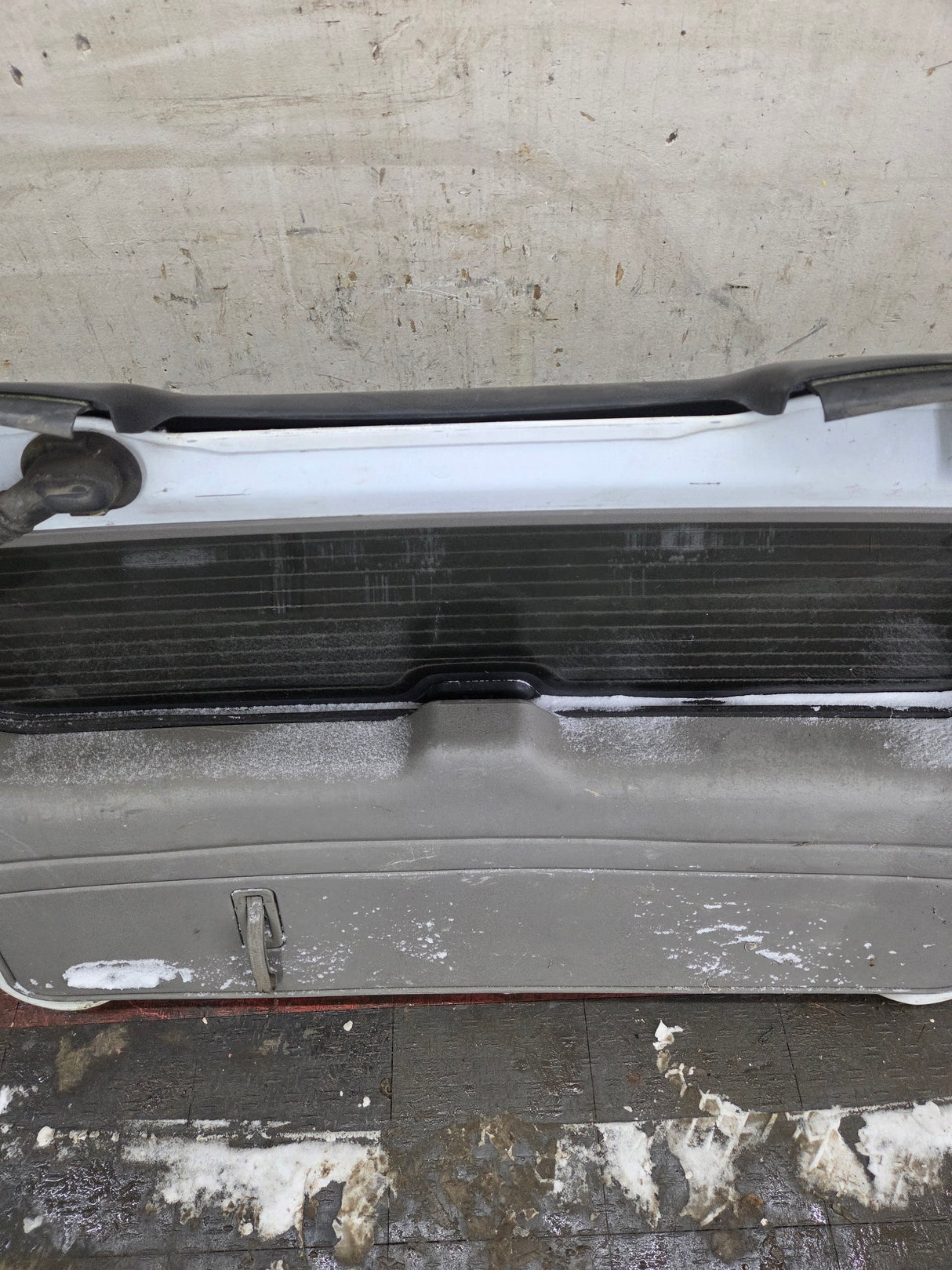 2001-2005 Chevrolet Suburban Tahoe 1500 Rear Hatch Trunk Lid