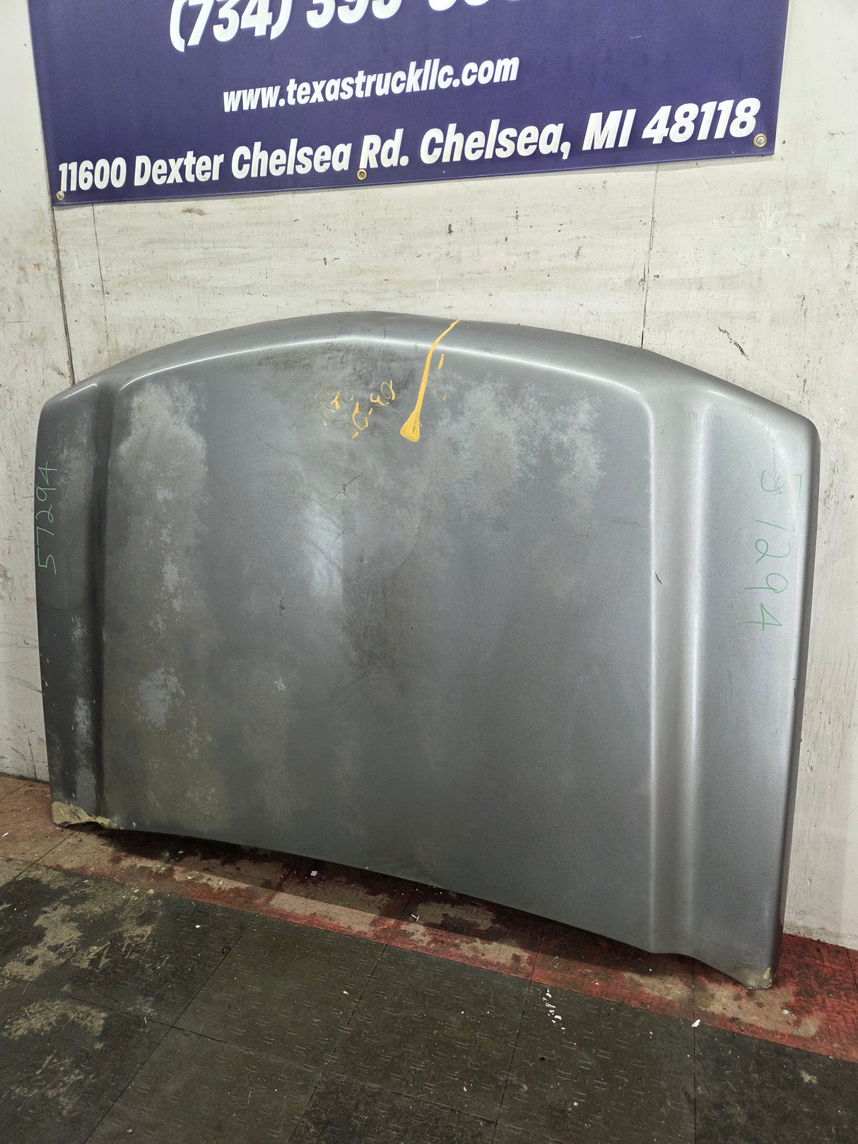 2003-2006 Chevrolet Silverado 2500 3500 Cateye HD Hood OEM