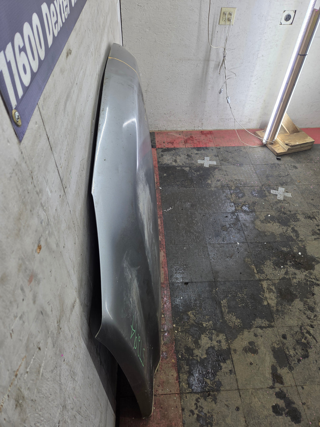 2003-2006 Chevrolet Silverado 2500 3500 Cateye HD Hood OEM