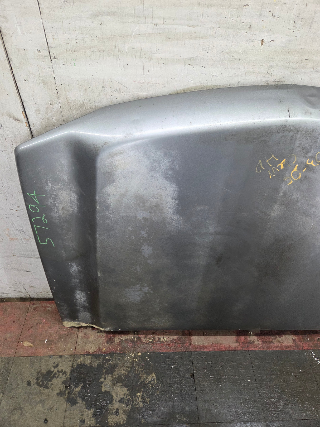 2003-2006 Chevrolet Silverado 2500 3500 Cateye HD Hood OEM