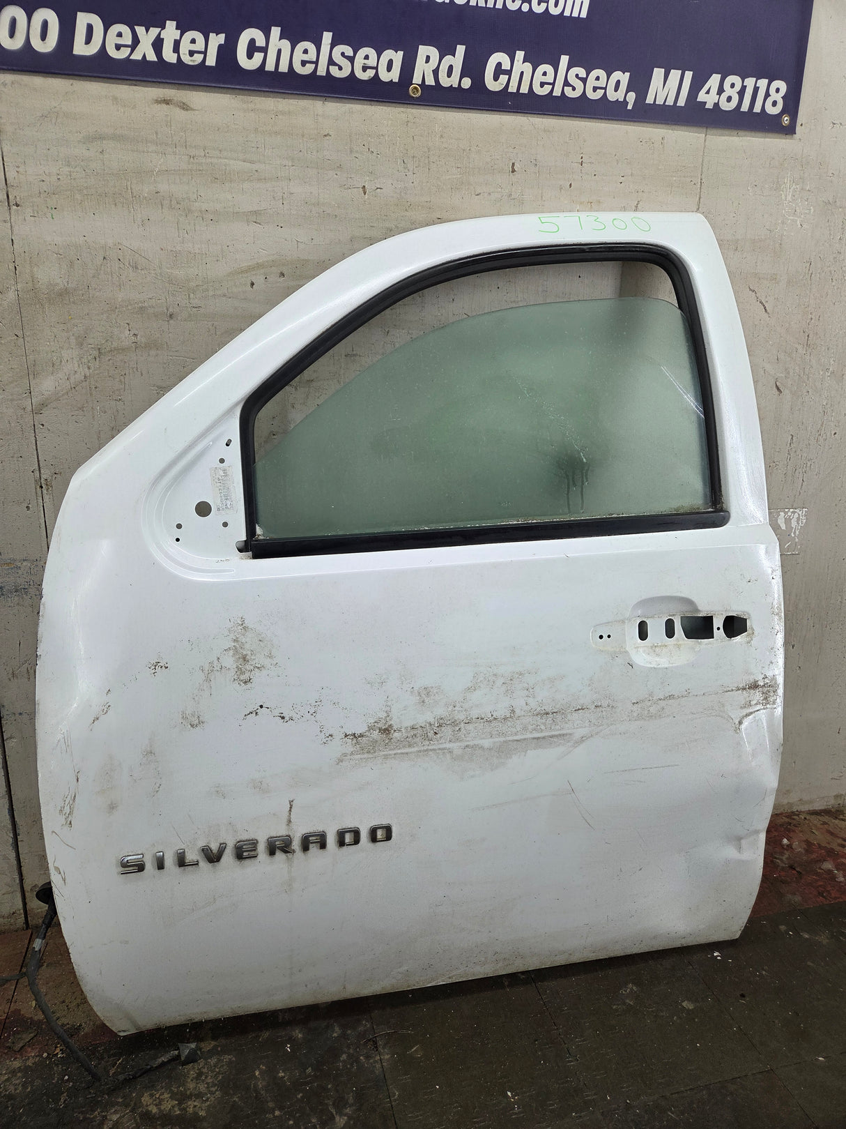 2007-2013 Chevrolet Silverado / GMC Sierra 1500 2500 3500 HD LH Front Driver Side Door