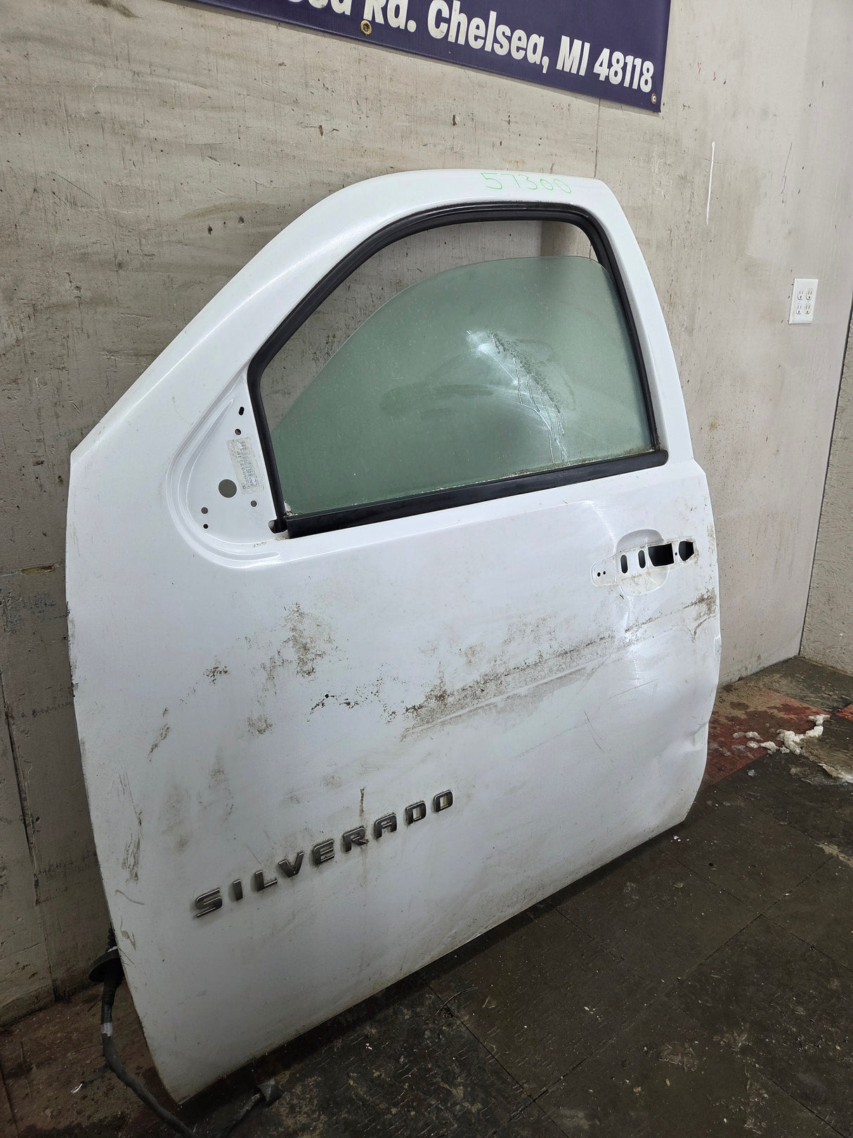 2007-2013 Chevrolet Silverado / GMC Sierra 1500 2500 3500 HD LH Front Driver Side Door