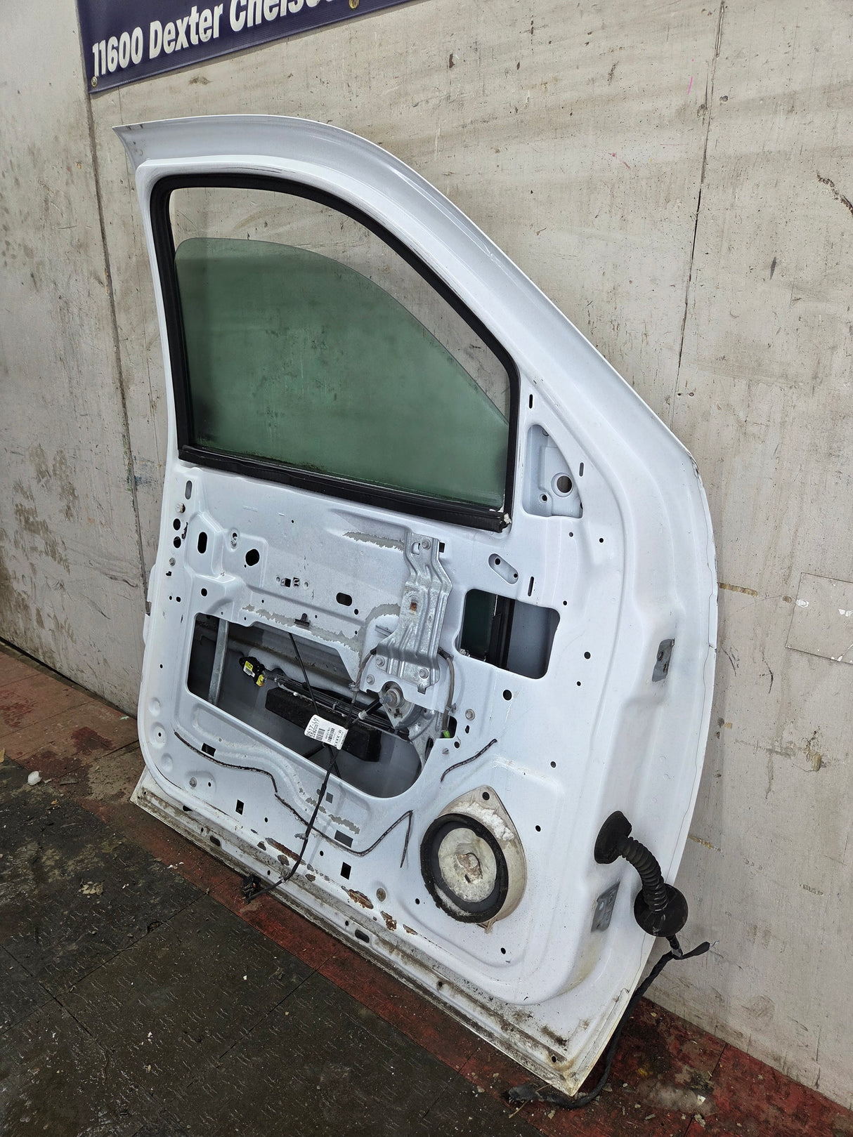 2007-2013 Chevrolet Silverado / GMC Sierra 1500 2500 3500 HD LH Front Driver Side Door