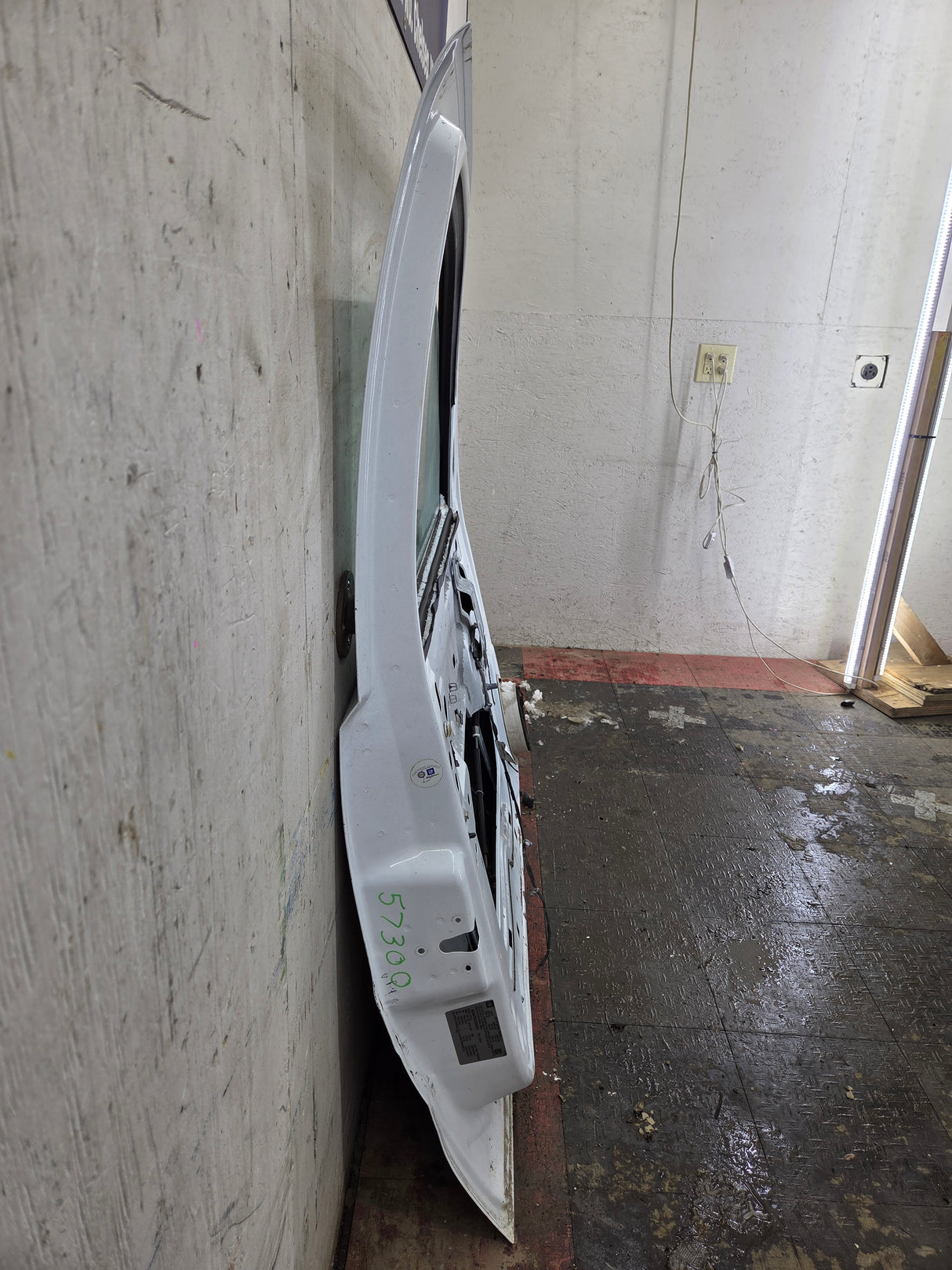2007-2013 Chevrolet Silverado / GMC Sierra 1500 2500 3500 HD LH Front Driver Side Door