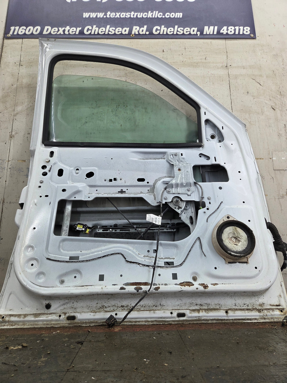 2007-2013 Chevrolet Silverado / GMC Sierra 1500 2500 3500 HD LH Front Driver Side Door