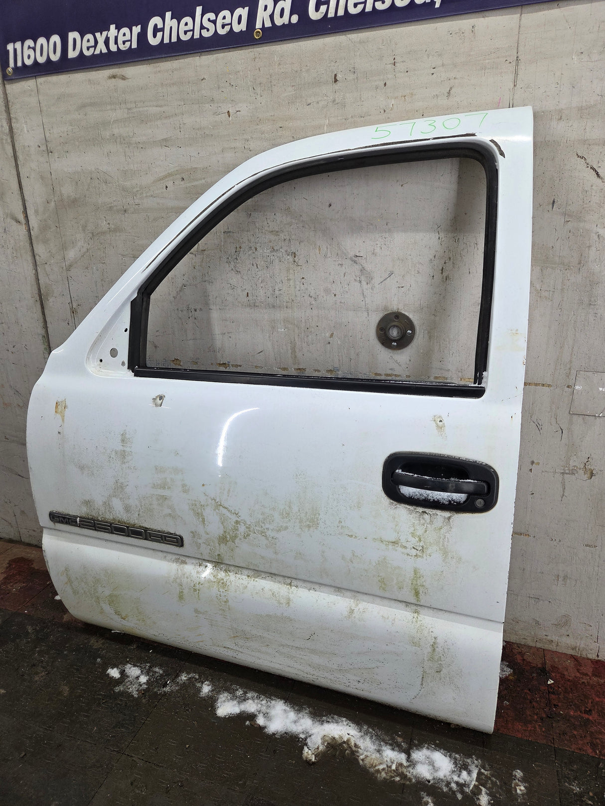 1999-2006 Chevrolet Silverado / GMC Sierra 1500 2500 3500 HD Front Driver Side Door LH