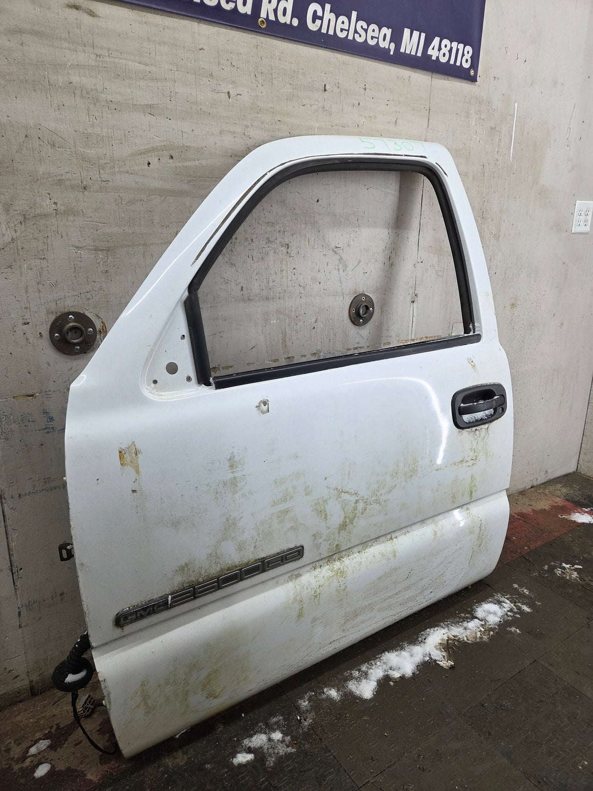 1999-2006 Chevrolet Silverado / GMC Sierra 1500 2500 3500 HD Front Driver Side Door LH