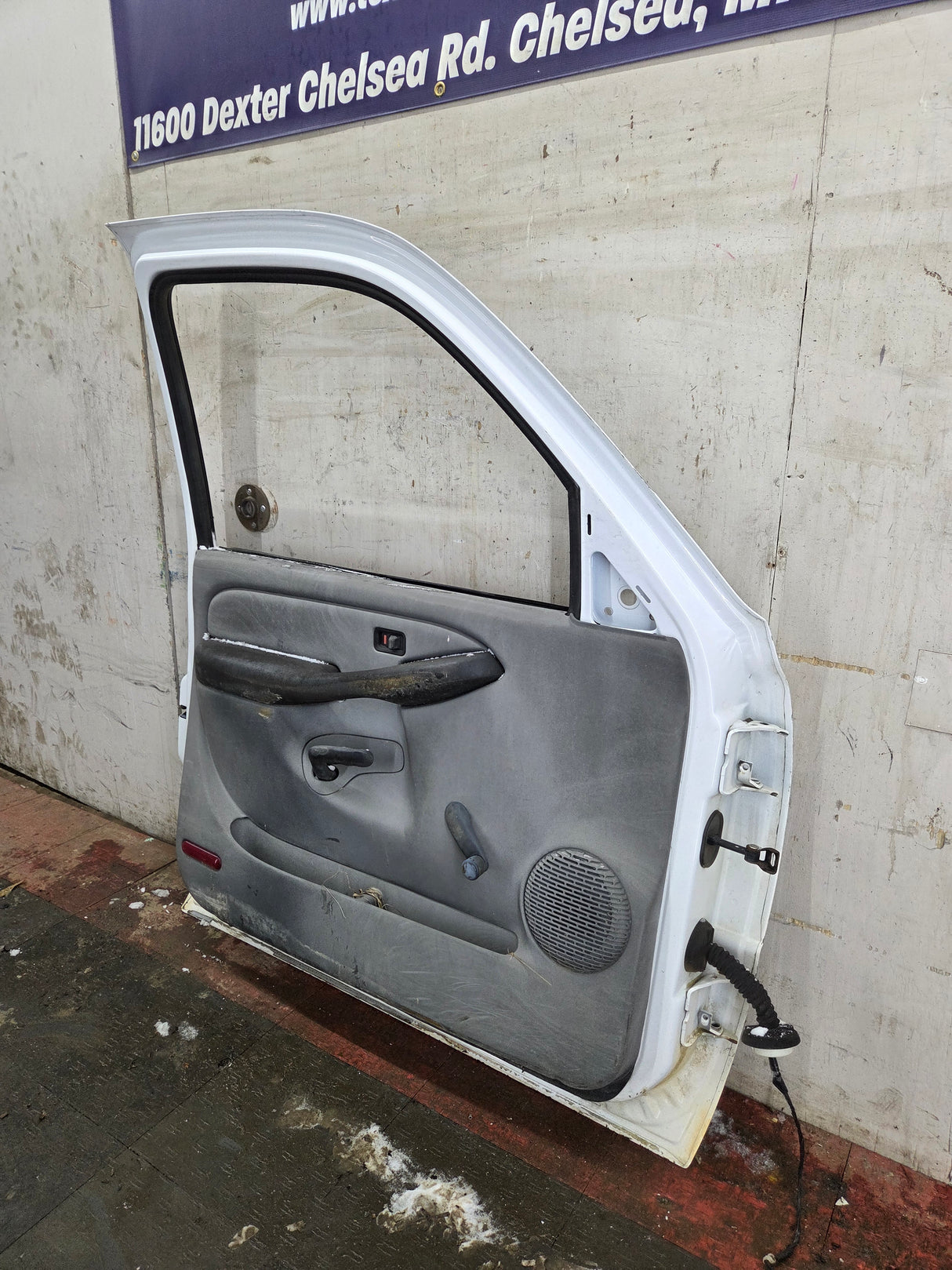 1999-2006 Chevrolet Silverado / GMC Sierra 1500 2500 3500 HD Front Driver Side Door LH