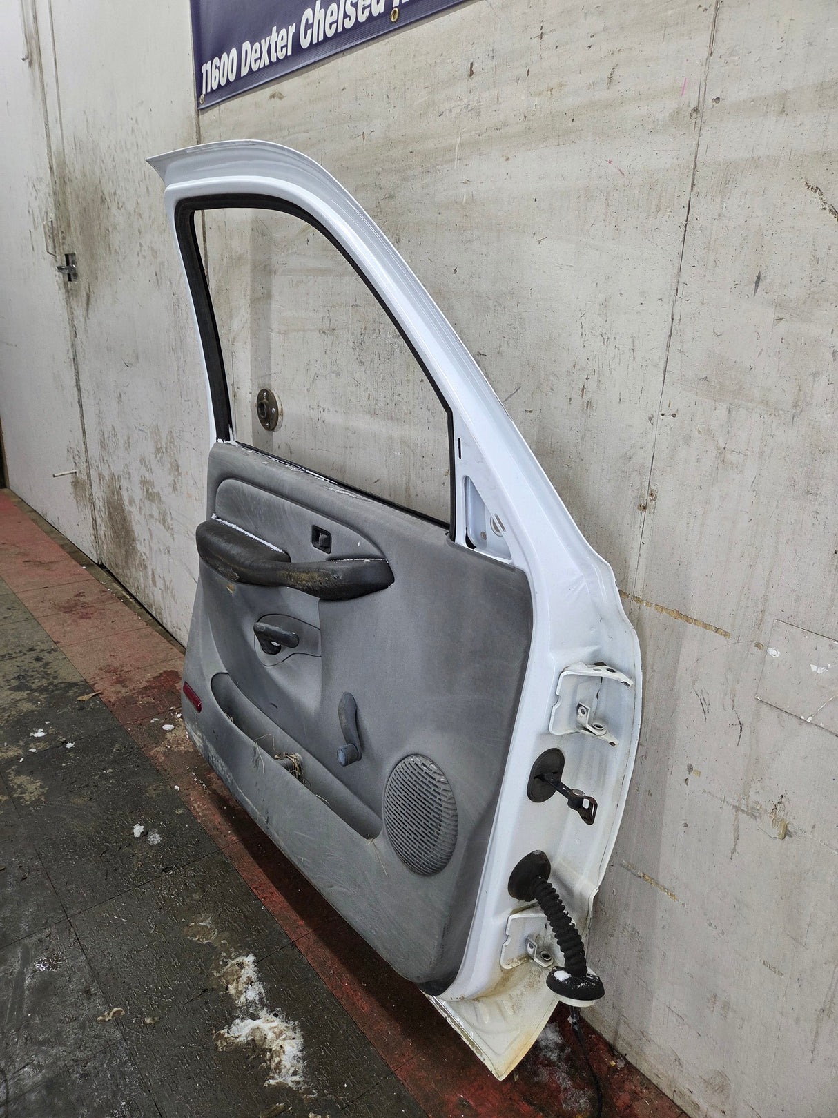 1999-2006 Chevrolet Silverado / GMC Sierra 1500 2500 3500 HD Front Driver Side Door LH