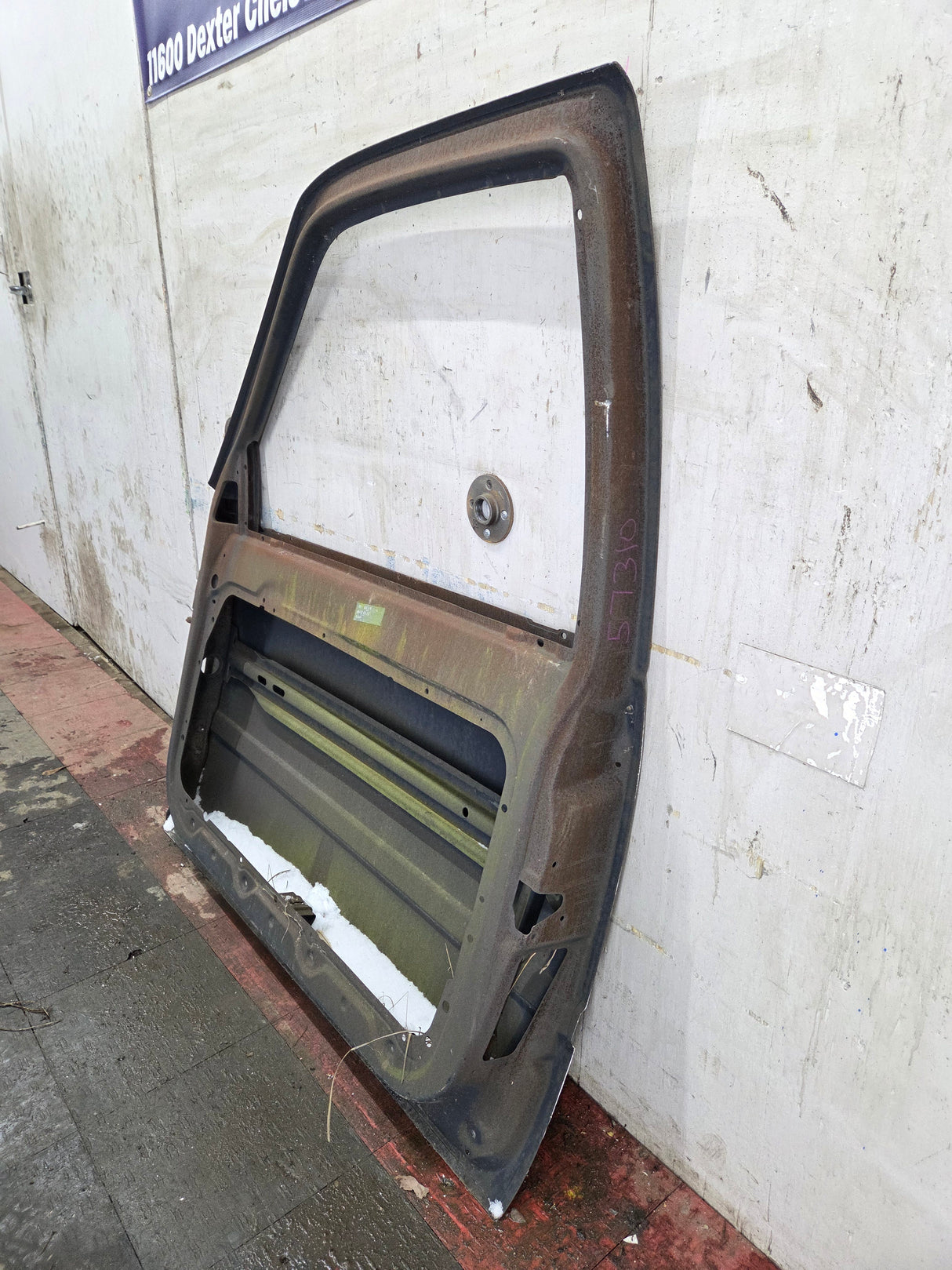 1988-2000 Chevrolet Silverado Suburban GMC Sierra RH Front Passenger Door