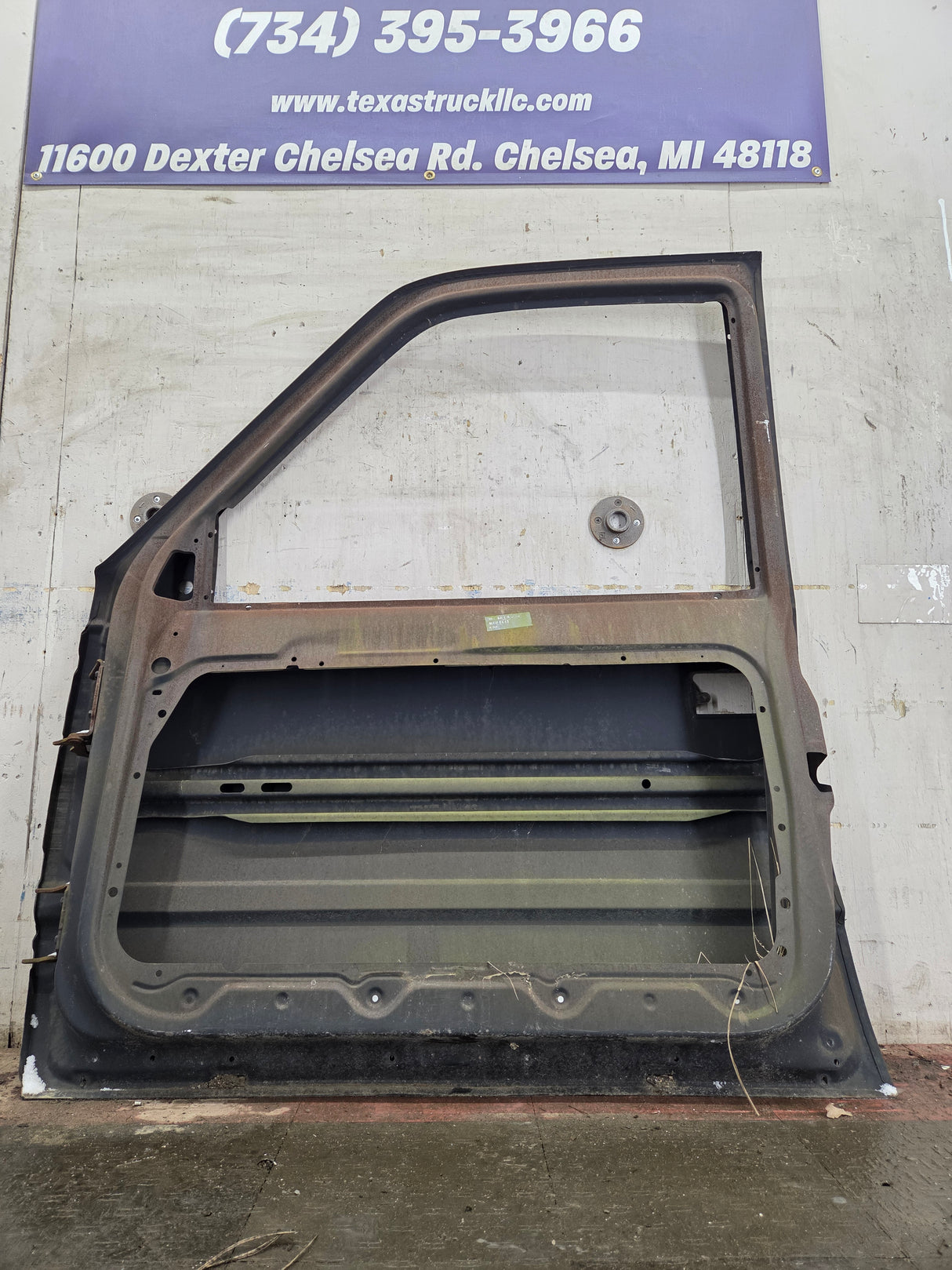 1988-2000 Chevrolet Silverado Suburban GMC Sierra RH Front Passenger Door