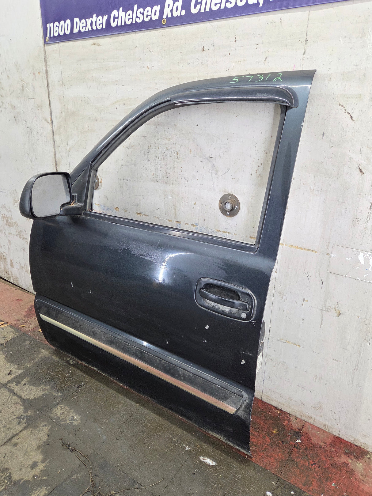 1999-2006 Chevrolet Silverado / GMC Sierra 1500 2500 3500 HD Front Driver Side Door LH