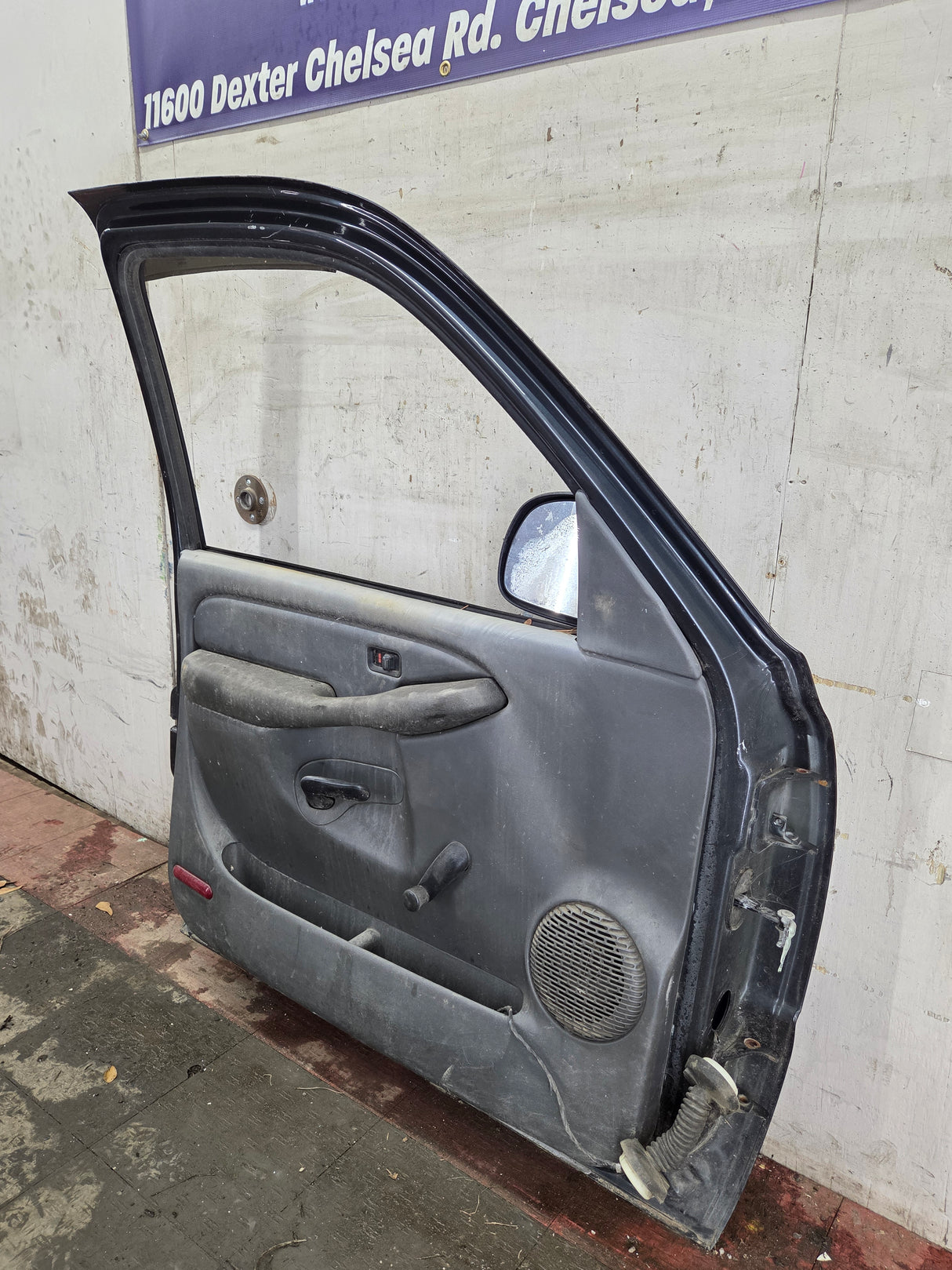 1999-2006 Chevrolet Silverado / GMC Sierra 1500 2500 3500 HD Front Driver Side Door LH