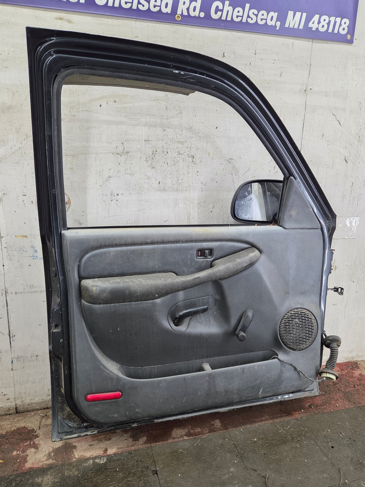 1999-2006 Chevrolet Silverado / GMC Sierra 1500 2500 3500 HD Front Driver Side Door LH