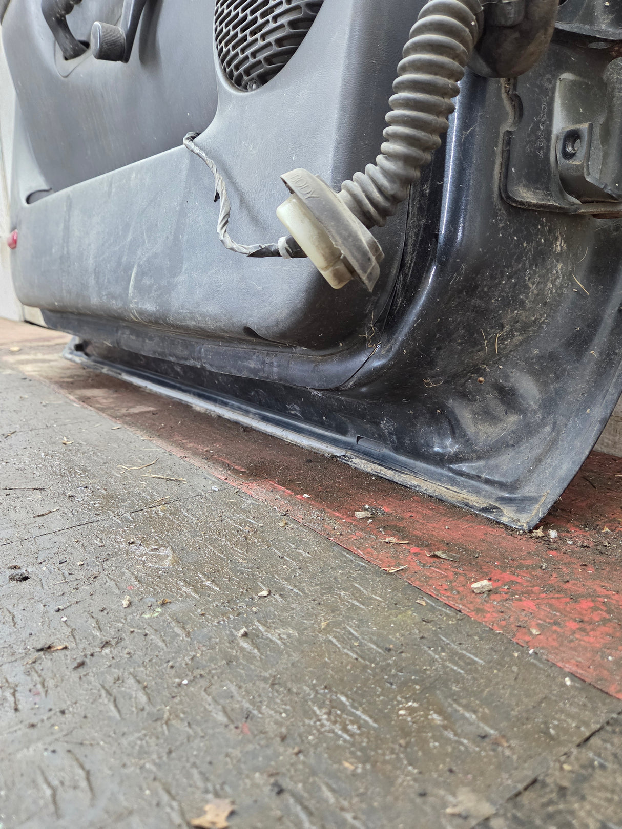 1999-2006 Chevrolet Silverado / GMC Sierra 1500 2500 3500 HD Front Driver Side Door LH