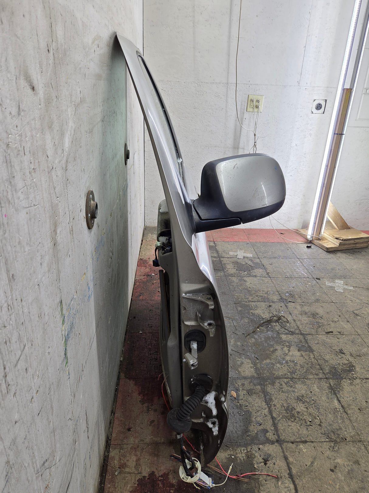 1999-2006 Chevrolet Silverado / GMC Sierra 1500 2500 3500 HD Front Driver Side Door LH