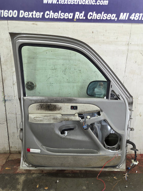 1999-2006 Chevrolet Silverado / GMC Sierra 1500 2500 3500 HD Front Driver Side Door LH