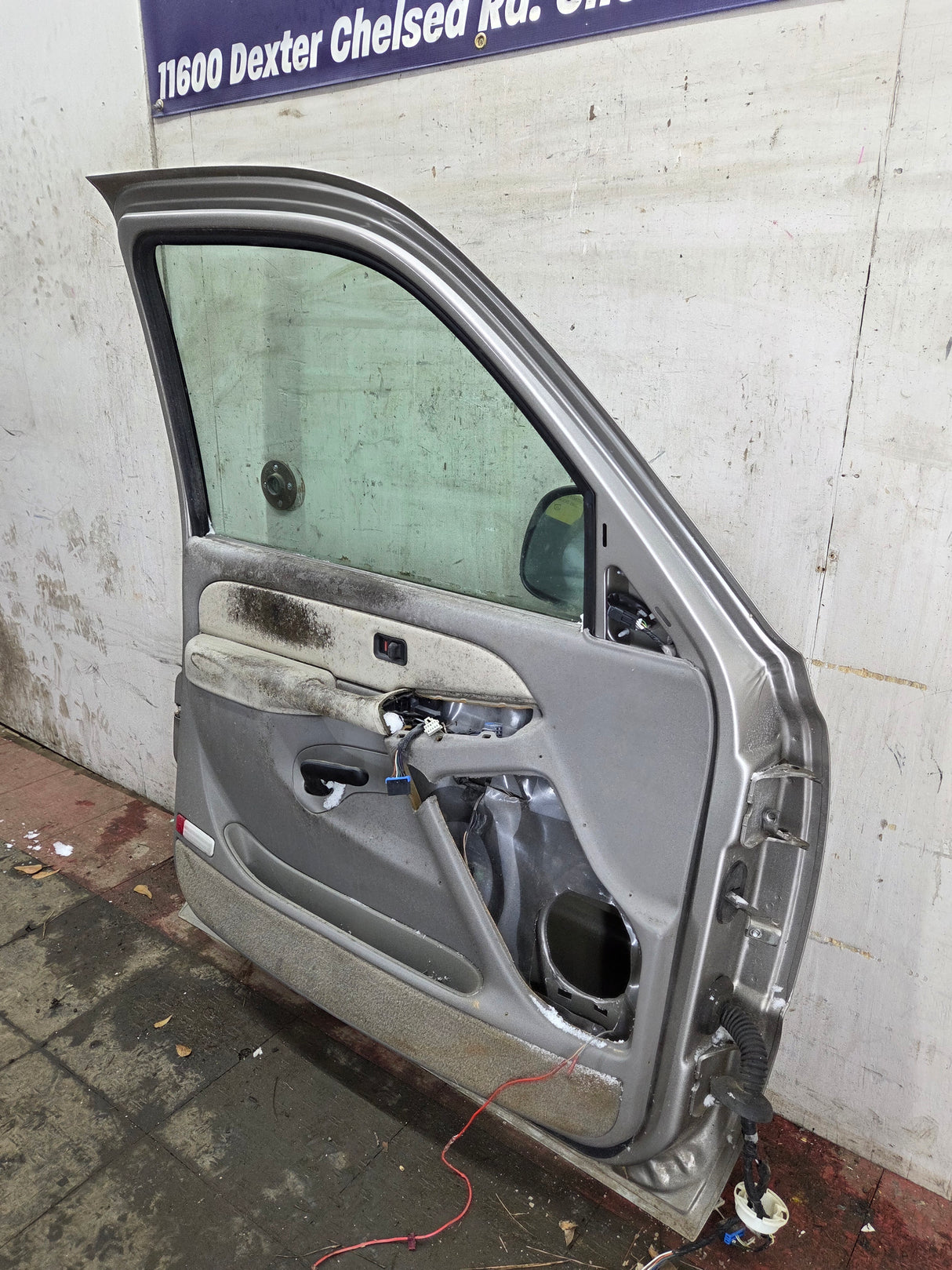 1999-2006 Chevrolet Silverado / GMC Sierra 1500 2500 3500 HD Front Driver Side Door LH