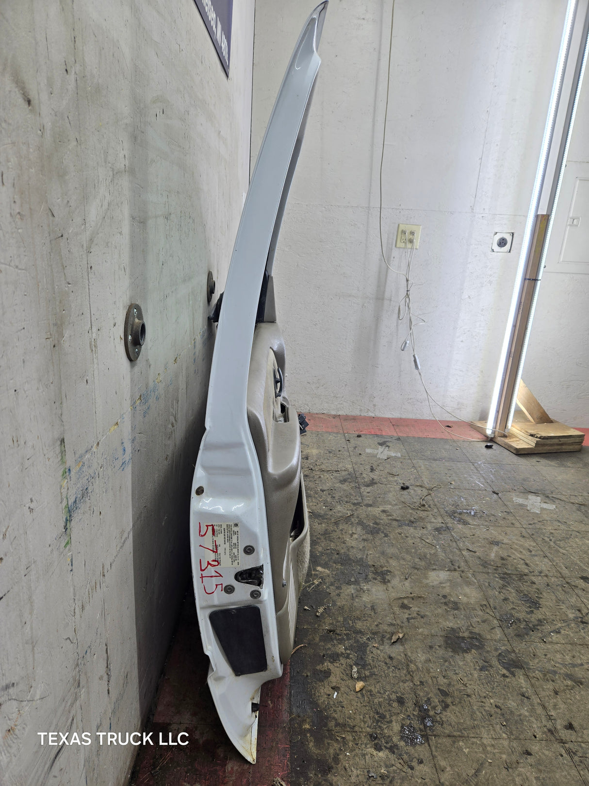 1988-2000 Chevrolet Silverado Suburban GMC Sierra LH Front Driver Door - White