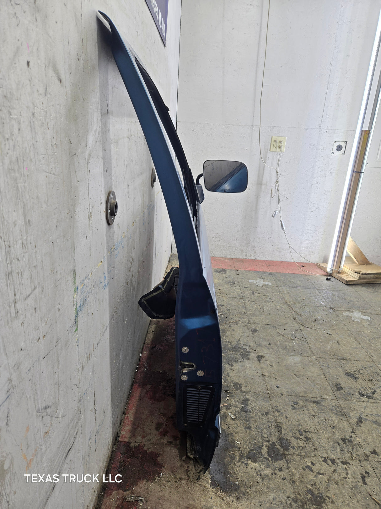 1988-2000 Chevrolet Silverado Suburban GMC Sierra RH Front Passenger Door - Blue