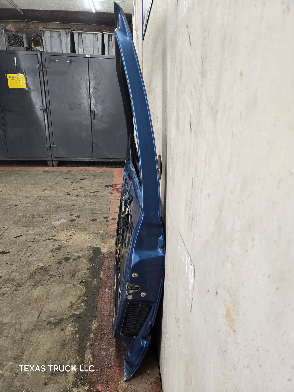 1988-2000 Chevrolet Silverado Suburban GMC Sierra RH Front Passenger Door - Blue