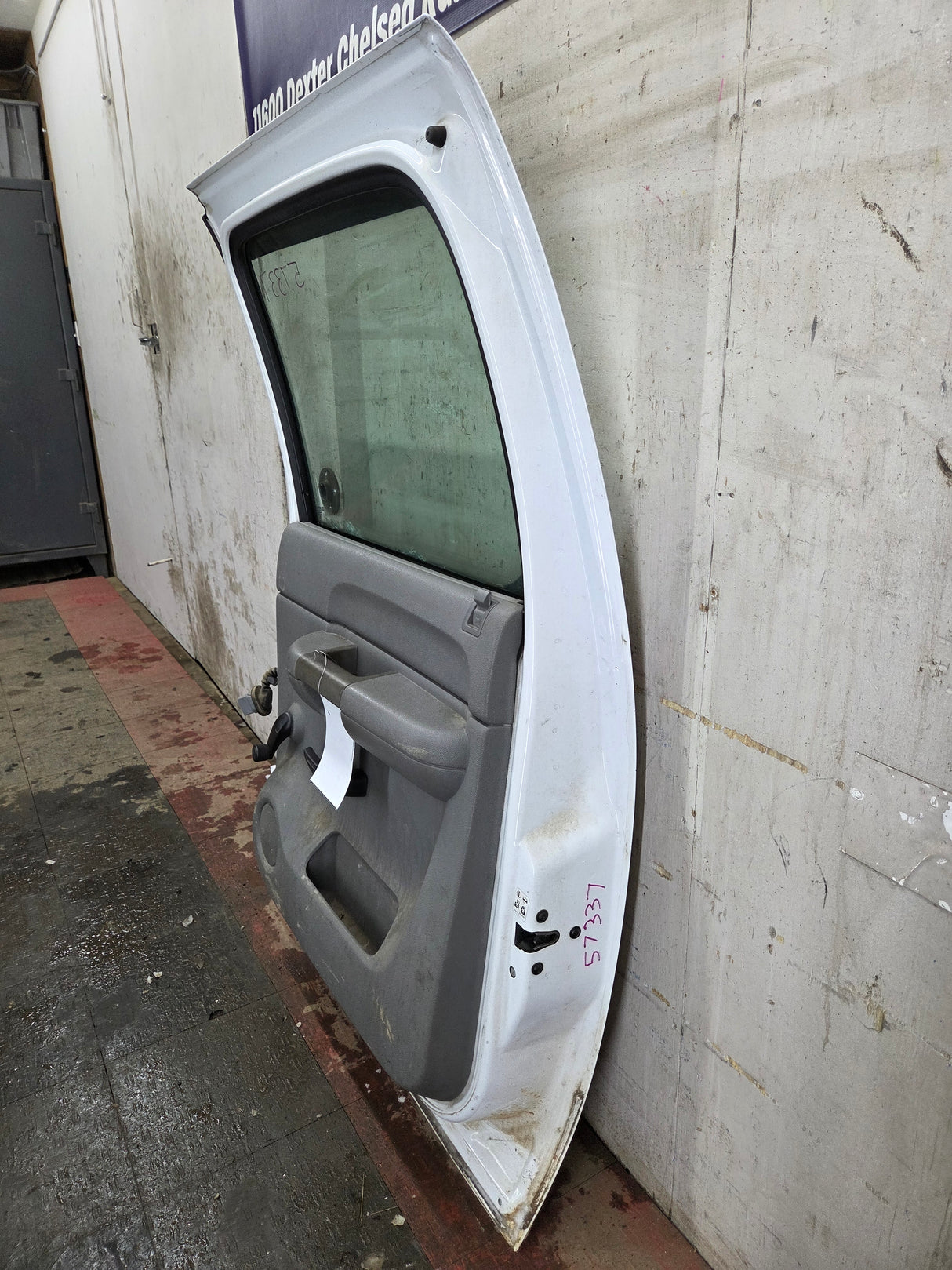 2007-2013 Chevrolet Silverado / GMC Sierra 1500 2500 3500 HD Crew Cab RH Passenger Rear Door