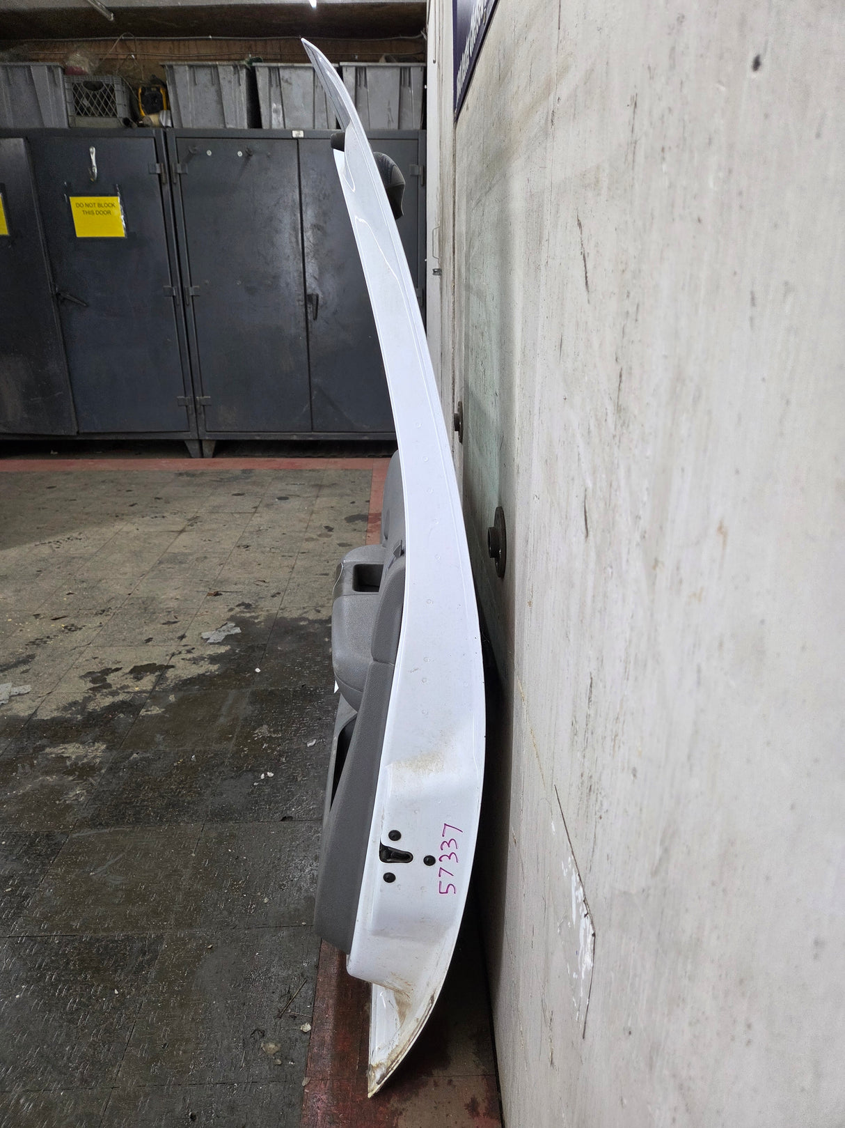 2007-2013 Chevrolet Silverado / GMC Sierra 1500 2500 3500 HD Crew Cab RH Passenger Rear Door