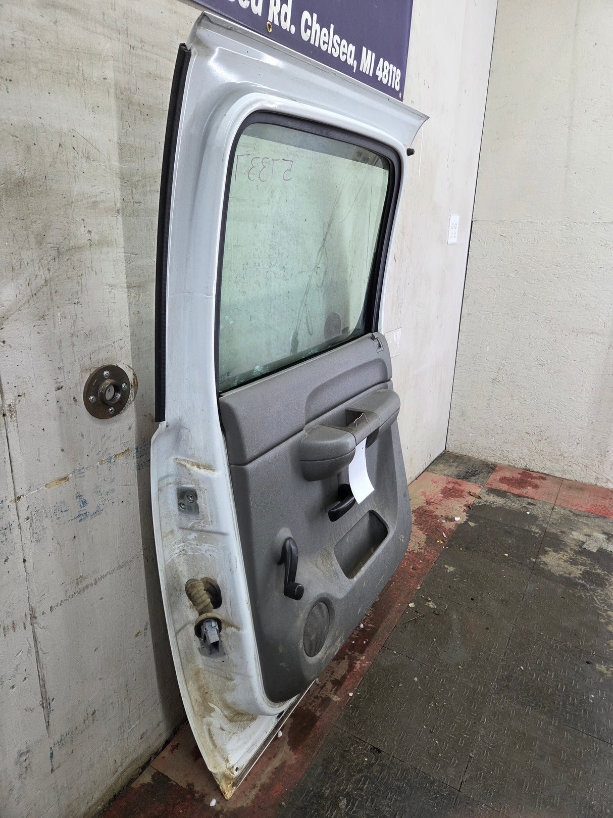 2007-2013 Chevrolet Silverado / GMC Sierra 1500 2500 3500 HD Crew Cab RH Passenger Rear Door