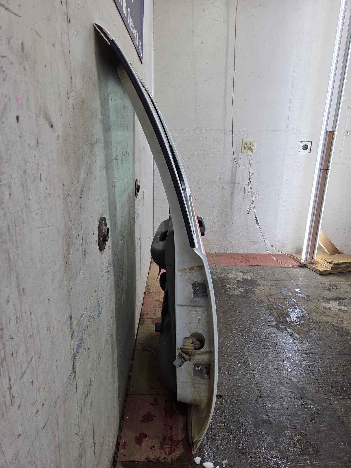 2007-2013 Chevrolet Silverado / GMC Sierra 1500 2500 3500 HD Crew Cab LH Driver Side Rear Door