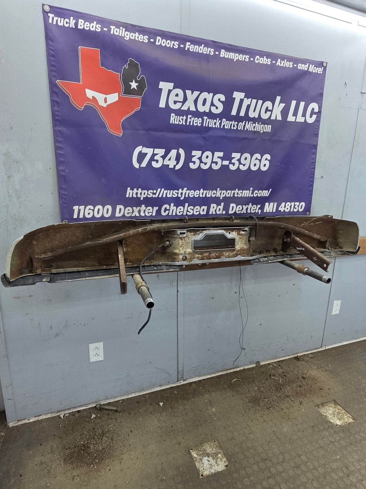 1999-2007 Ford Super Duty F250 F350 F450 F550 Rear Bumper