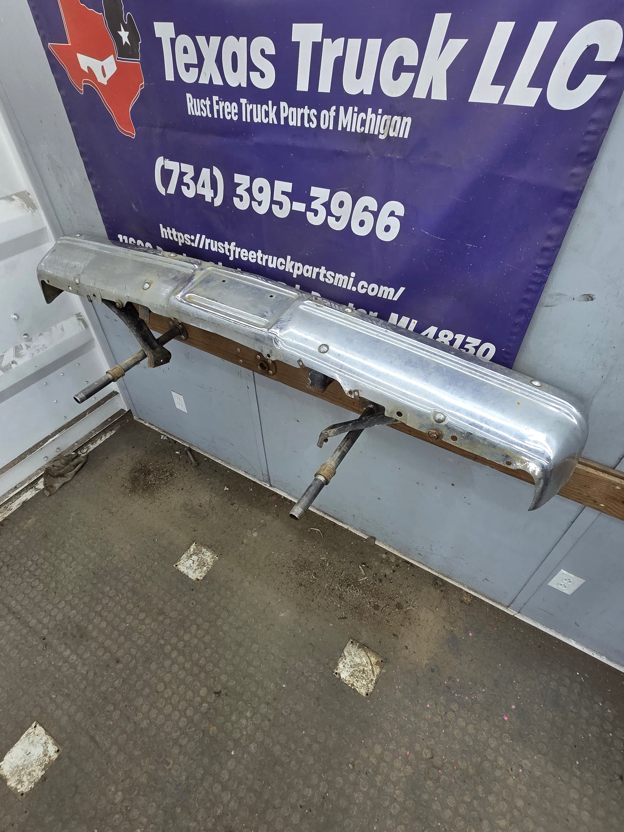 1983-1991 Chevrolet Silverado / GMC Sierra Square Body Front Bumper W/O Impact Strip