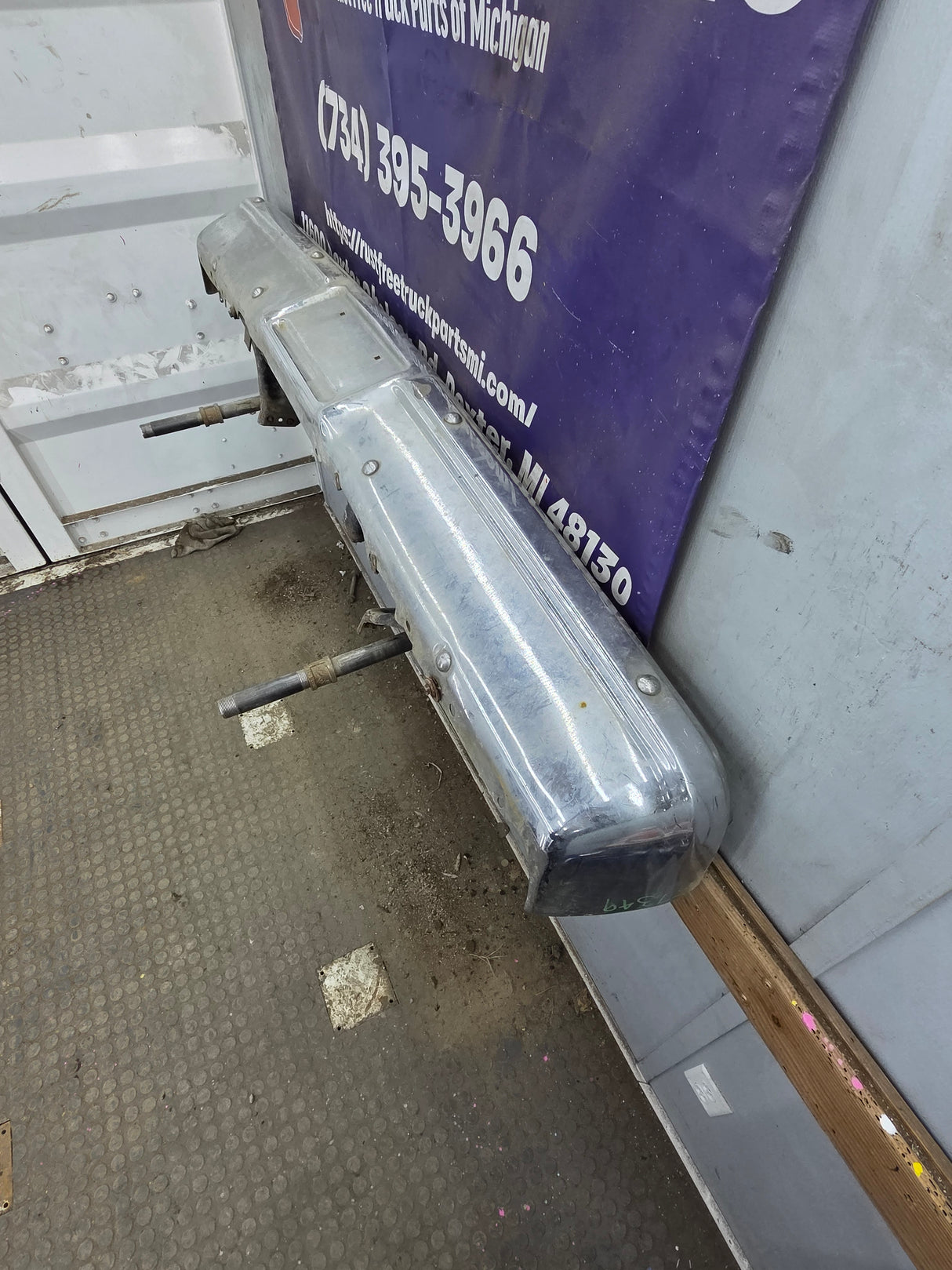 1983-1991 Chevrolet Silverado / GMC Sierra Square Body Front Bumper W/O Impact Strip