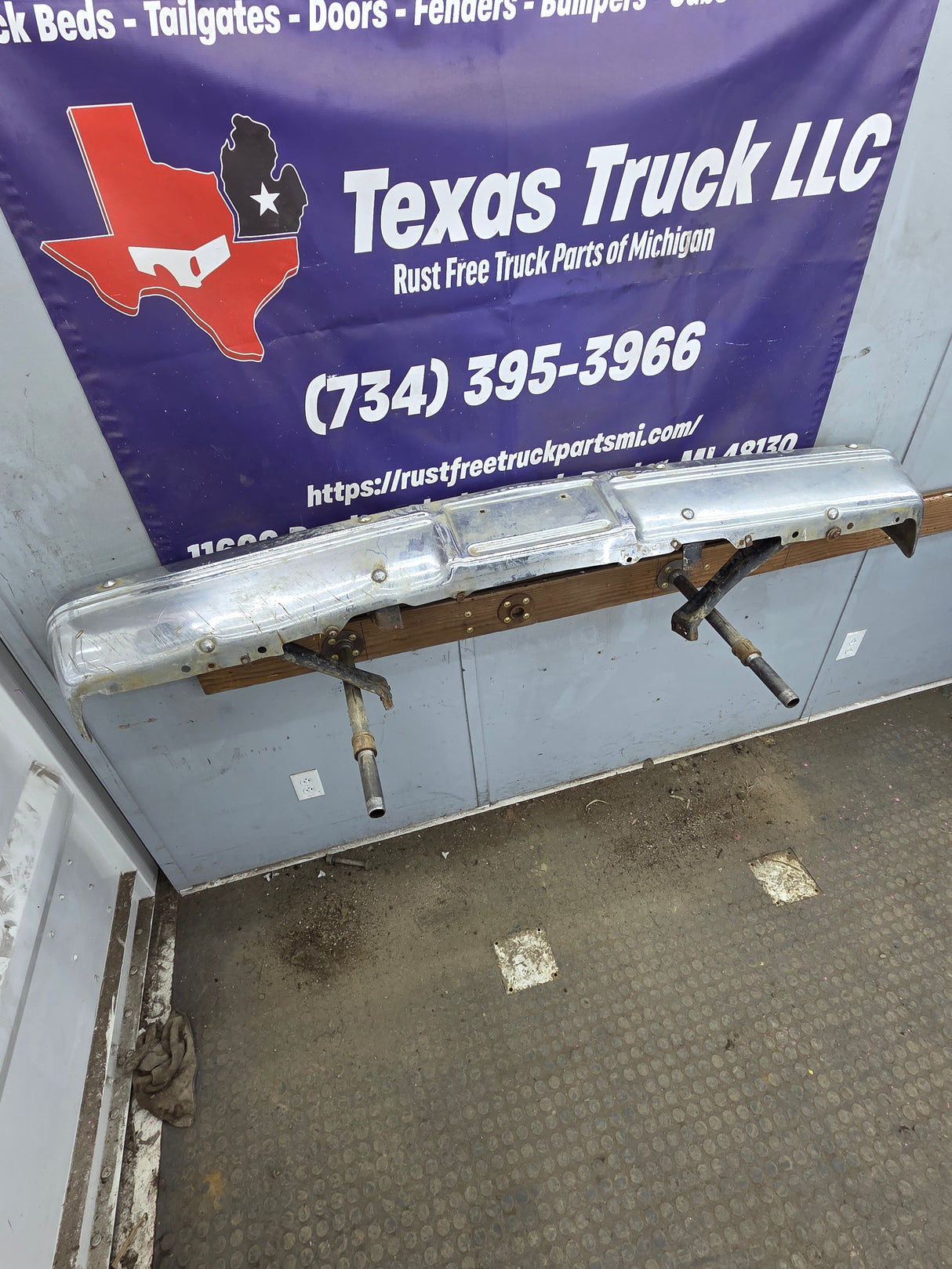 1983-1991 Chevrolet Silverado / GMC Sierra Square Body Front Bumper W/O Impact Strip