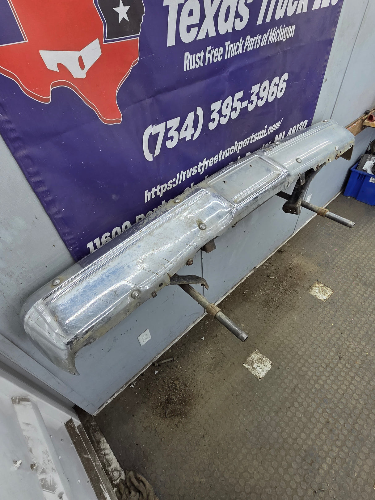 1983-1991 Chevrolet Silverado / GMC Sierra Square Body Front Bumper W/O Impact Strip