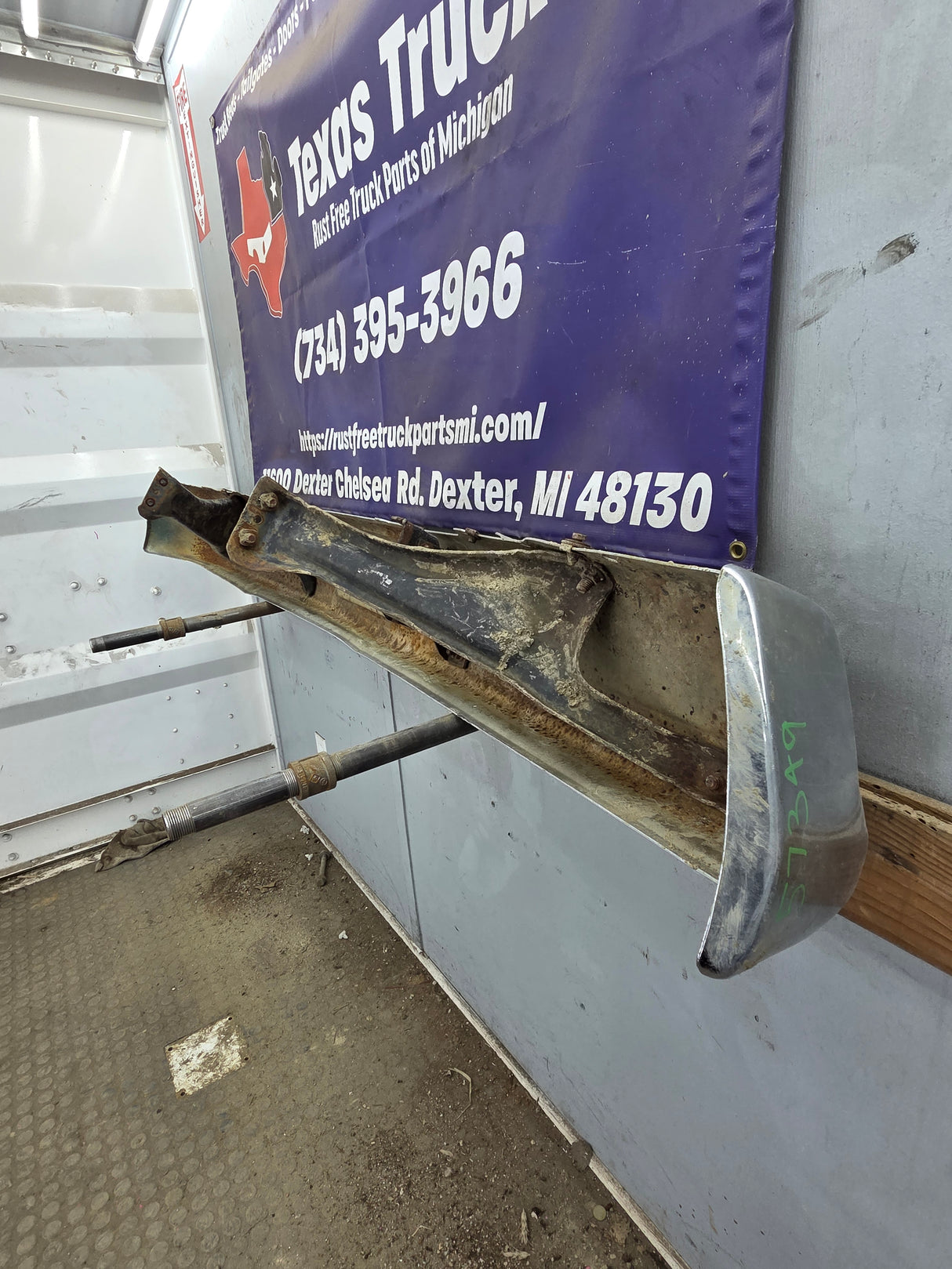 1983-1991 Chevrolet Silverado / GMC Sierra Square Body Front Bumper W/O Impact Strip